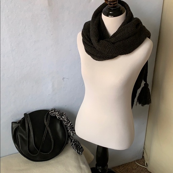 Scarf & Round Purse Combo - black - Picture 12 of 16